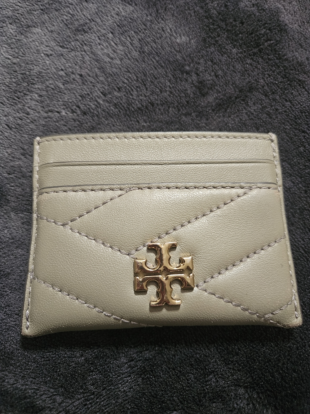 Tory Burch Quilted Leather Card Case in Grey with Gold Logo - Picture 2 of 4